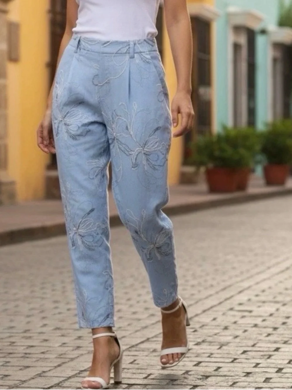 Zara Light Blue Floral Embroidered Linen Blend Ankle Pants High Rise size Small